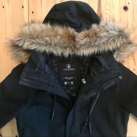 Women’s Volcom Fawn Jacket - Picture 3 of 11